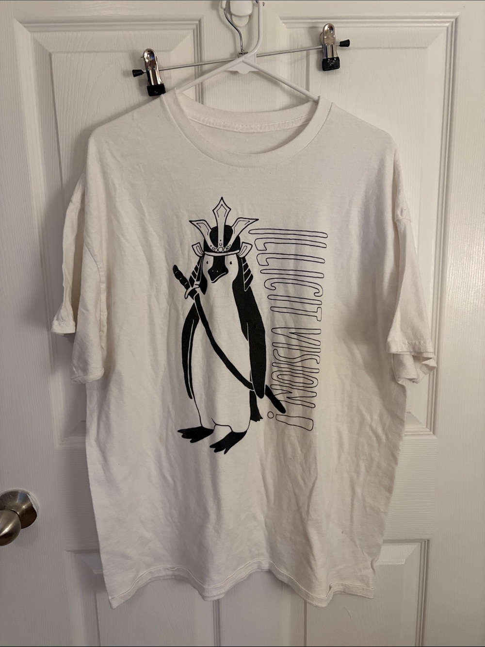 White Graphic Penguin Print Men’s T‑Shirt
